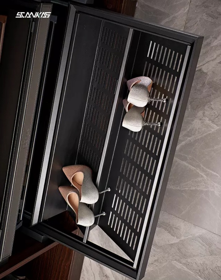 GLIDING SHOE STORAGE